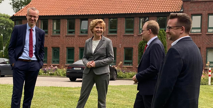 Foto zum Besuch der Justizministerin im Rahmen ihrer Sommerreise 2021